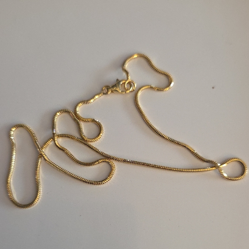 Elegant Goldtone Chain Necklace
